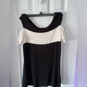 womans black and white soft top